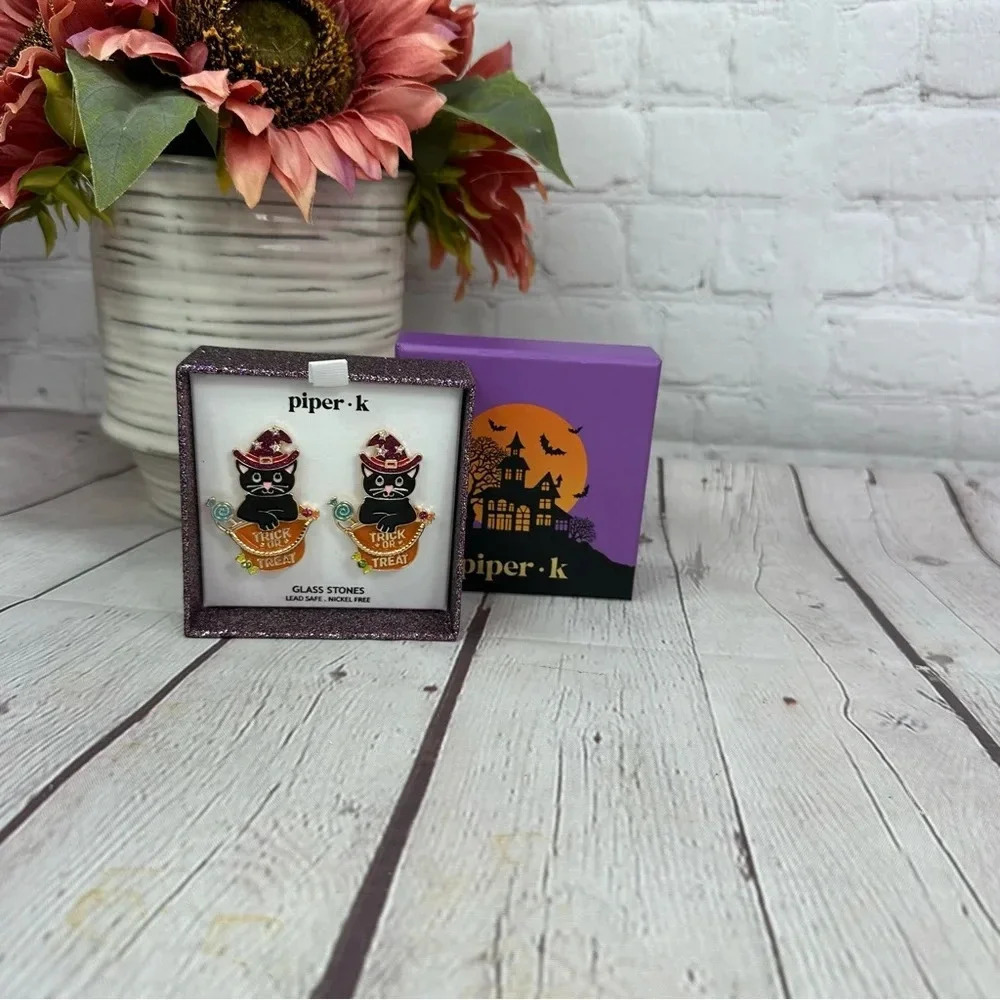 NWT piper K black cat witch earrings trick or treat with glass stones Halloween